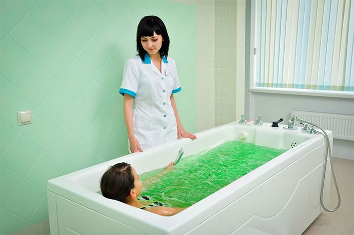 Приемането на терапевтична вана е ефективна процедура при лечението на артроза
