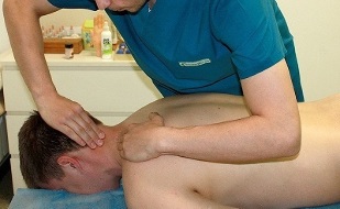 масаж на шийните прешлени при остеохондроза